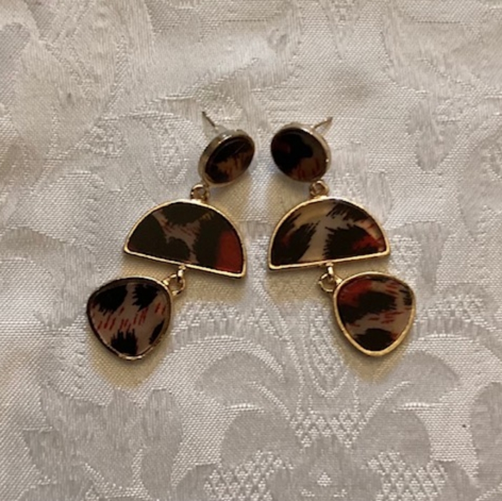Vintage Black & Burgundy Pearce Earrings with backs